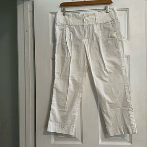 Never worn Gap Capris